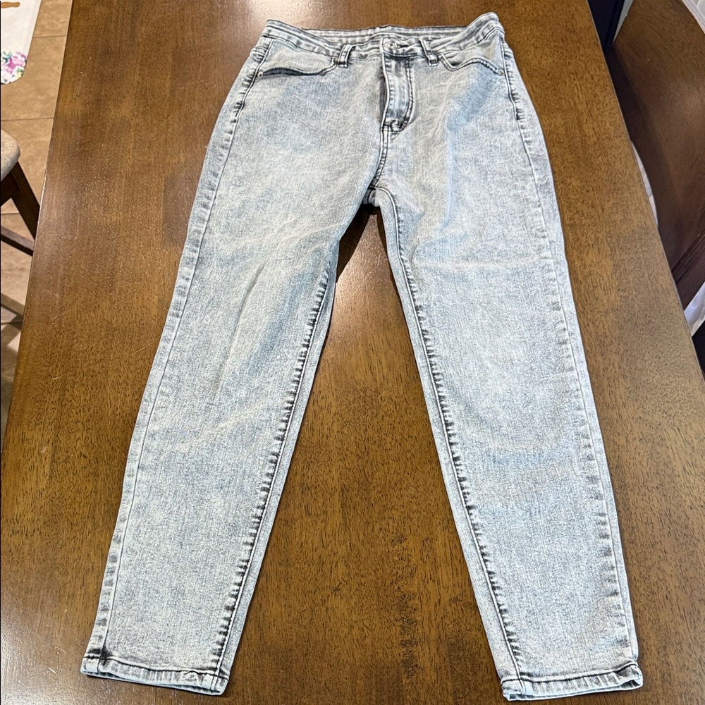 Women's Skinny Jeans in Light Gray